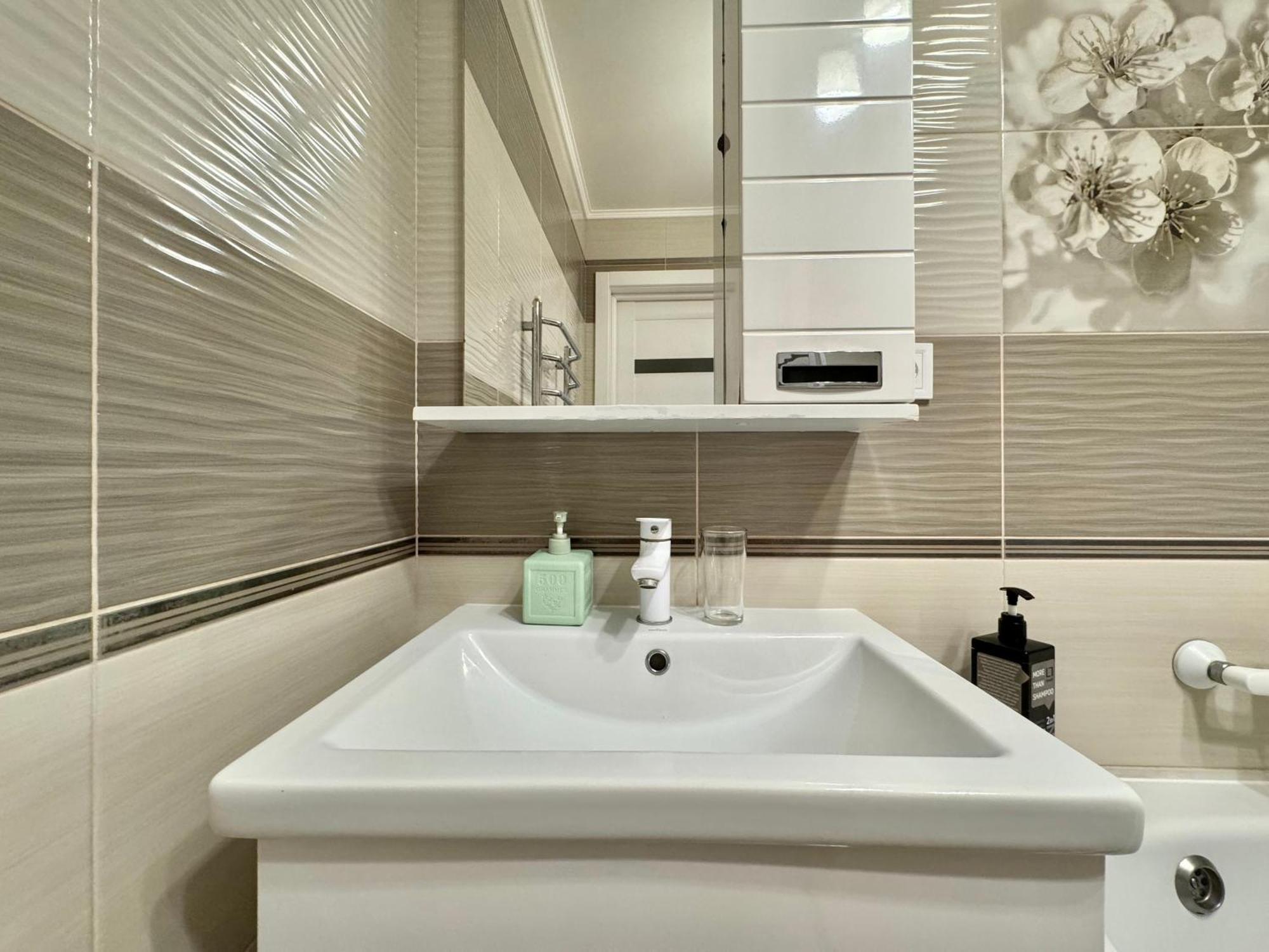 Apartpoltava Розкішна Студія З Кутовою Ванною, 1-Й Будинок Біля Корпусного Парку, Панорамний Балкон 외부 사진