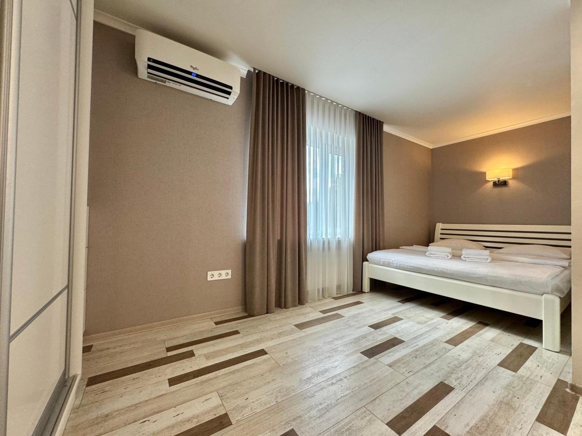 Apartpoltava Розкішна Студія З Кутовою Ванною, 1-Й Будинок Біля Корпусного Парку, Панорамний Балкон 외부 사진