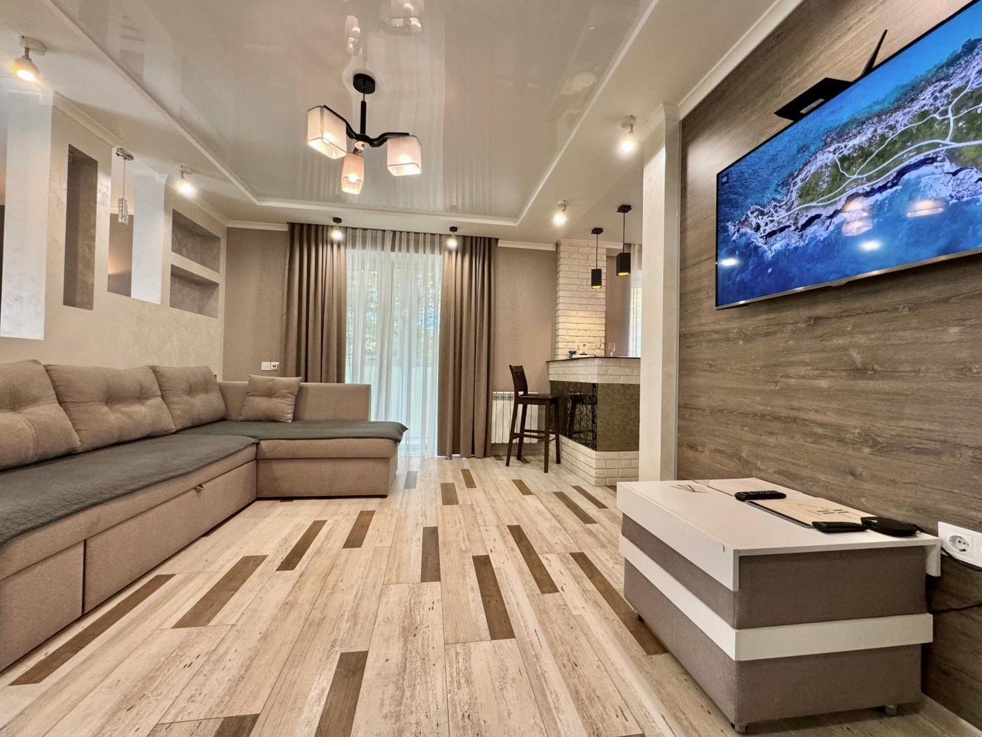 Apartpoltava Розкішна Студія З Кутовою Ванною, 1-Й Будинок Біля Корпусного Парку, Панорамний Балкон 외부 사진